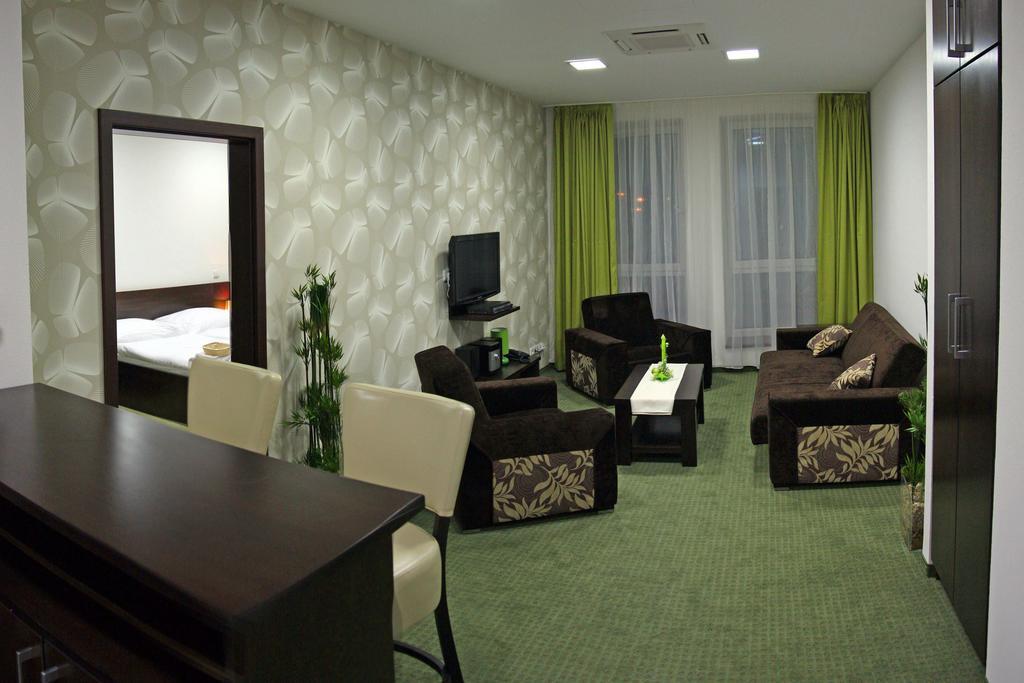 Penzion Luxury Рожнява Екстер'єр фото