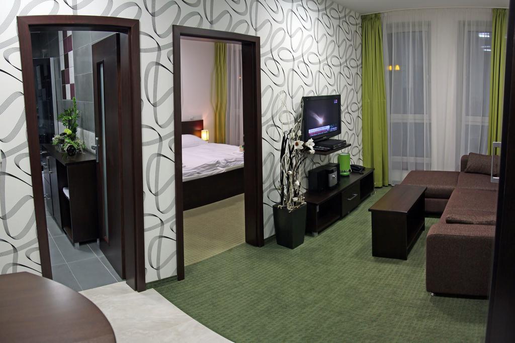 Penzion Luxury Рожнява Екстер'єр фото